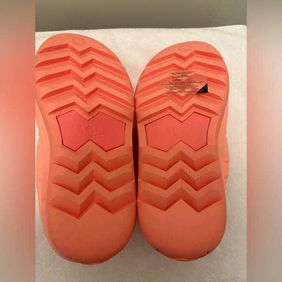 UGG Maxi Puffer Clog- Women’s Size 6 - Picture 7 of 12